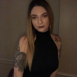 Meet your Posher, Dana
